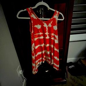 Coral tie-dye flow tank